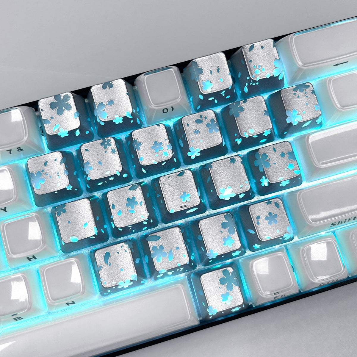 XVX IMD FlutterBloom Heart Layout 21-Key Artisan Keycap Set - Agenda365.com