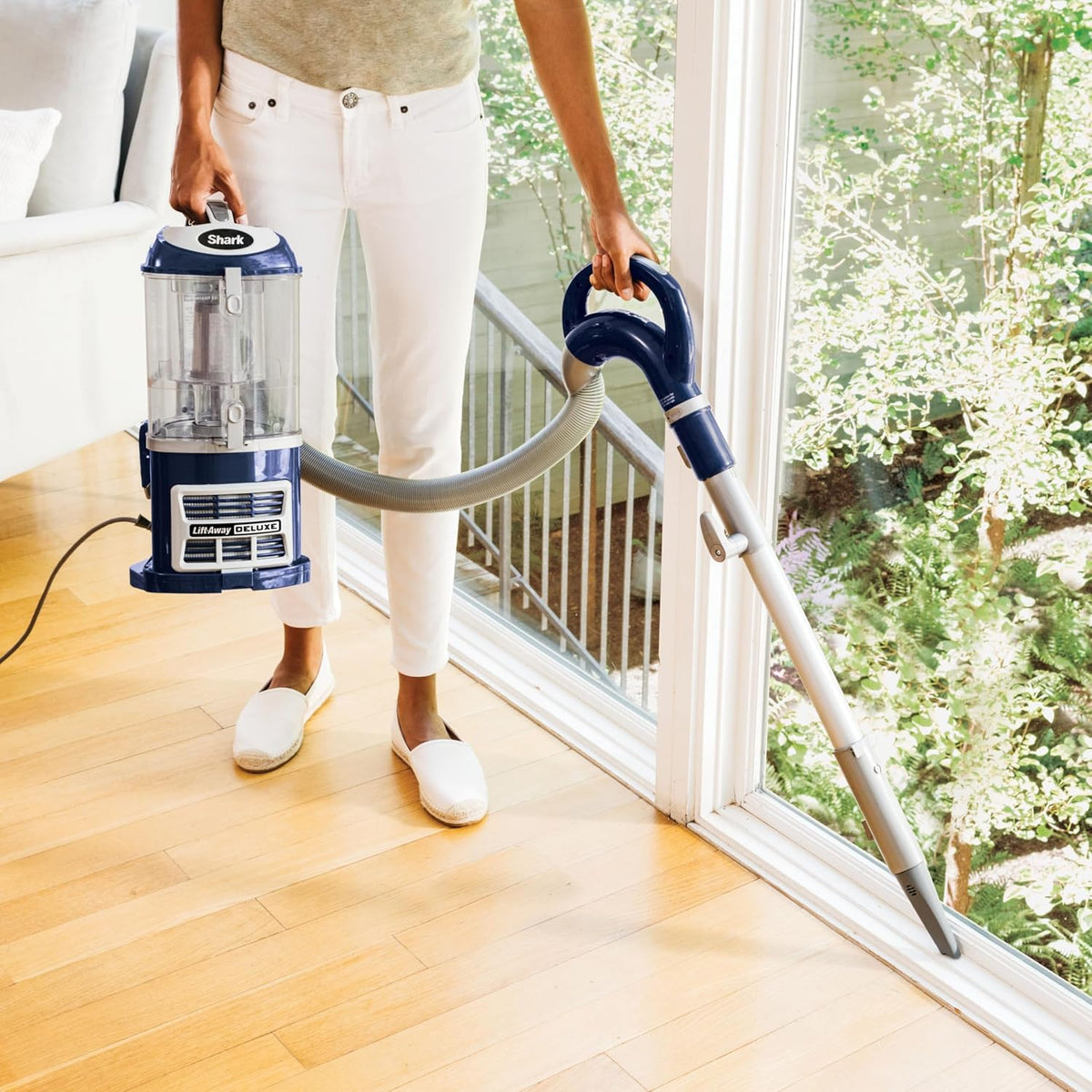 Shark NV360 Upright Vacuum Navigator Lift-Away Deluxe with Large Dust Capacity (Refurbished) - Agenda365.com