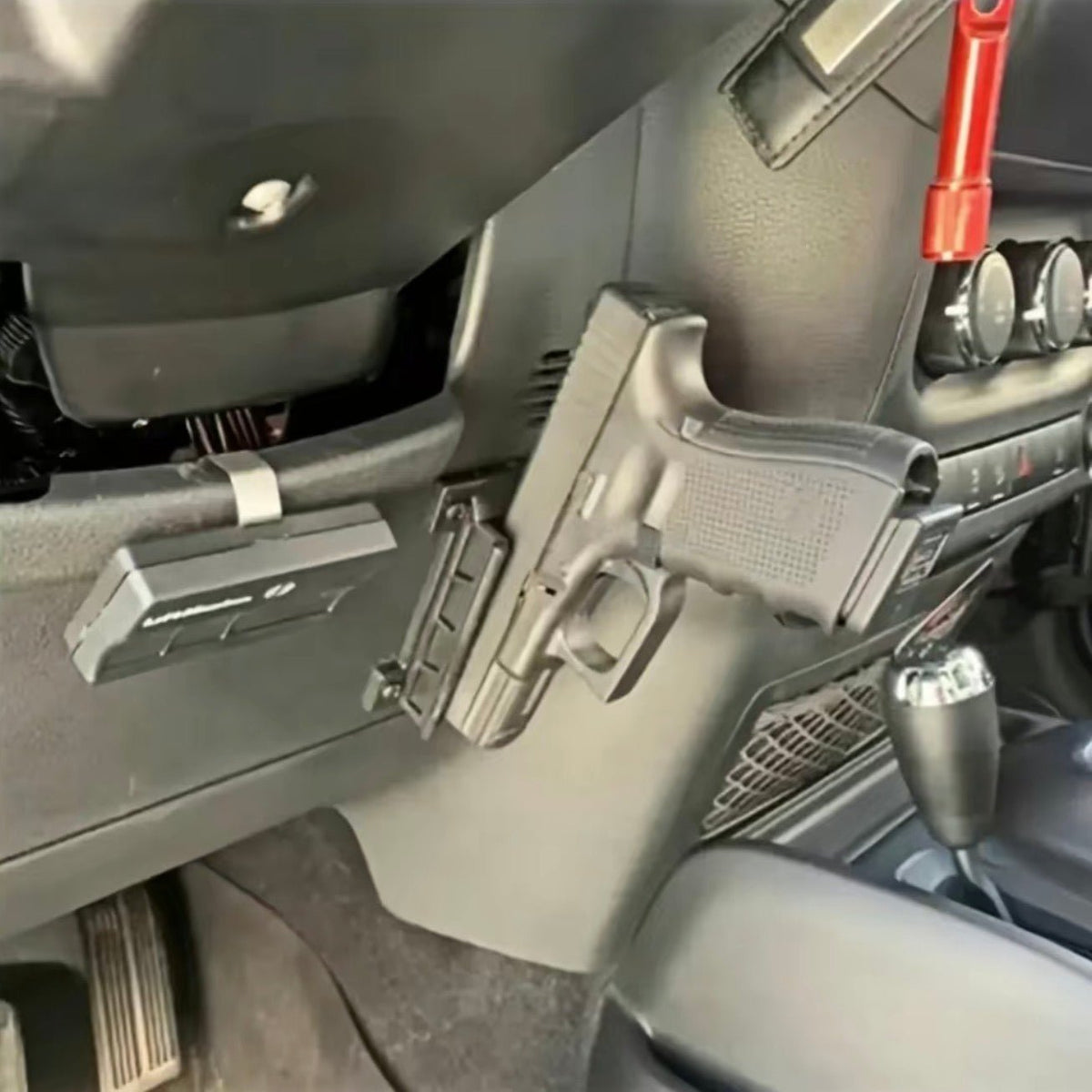 SecureDraw Gun Magnet - Agenda365.com
